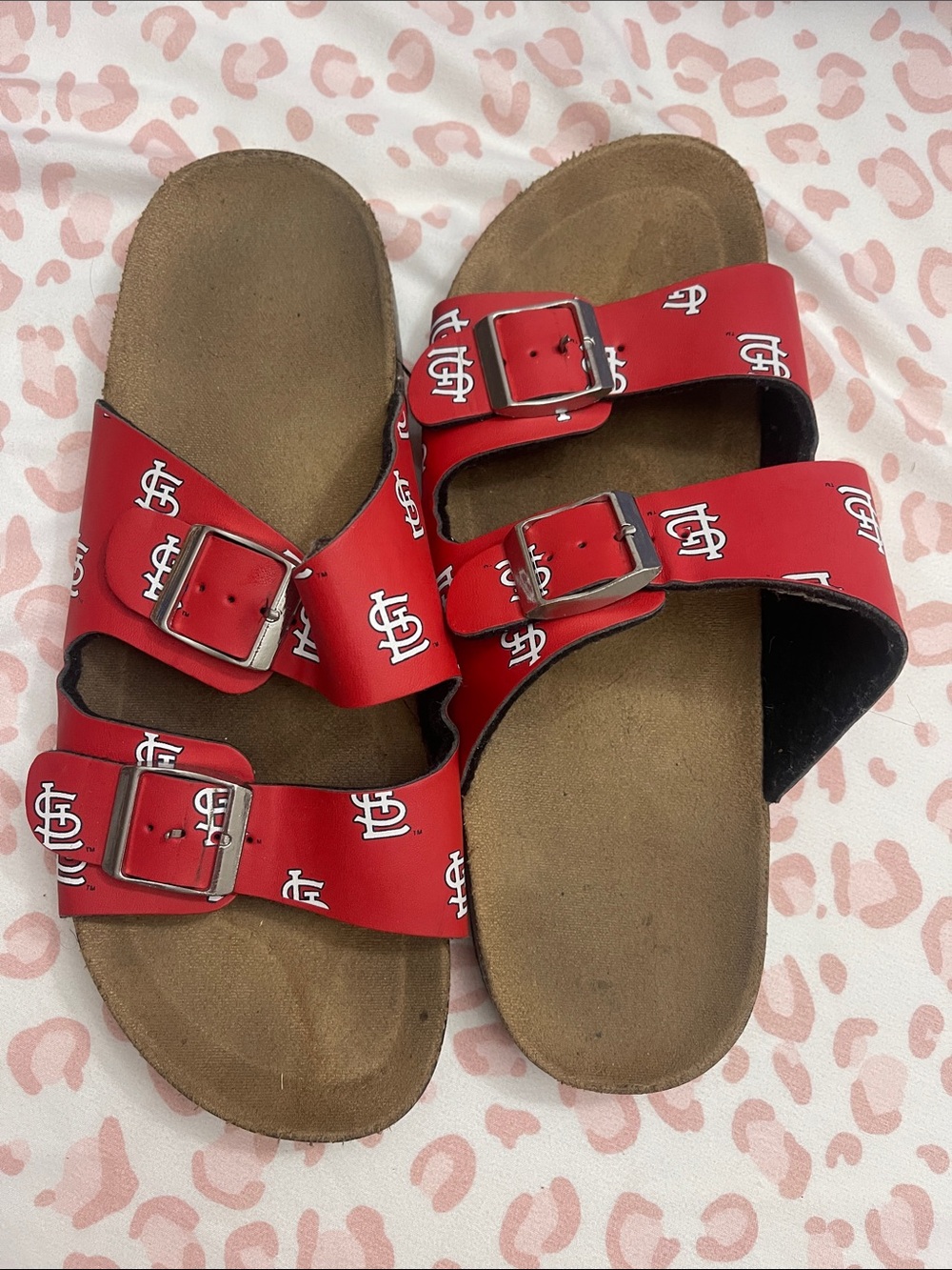 Woman’s sandals GO cardinals